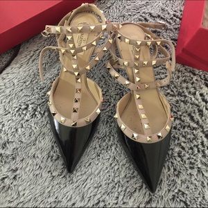 Women’s rock stud Valentino’s